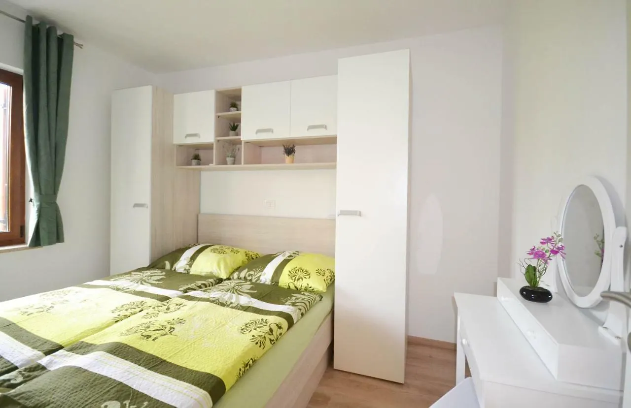 Jutta Apartment Novigrad