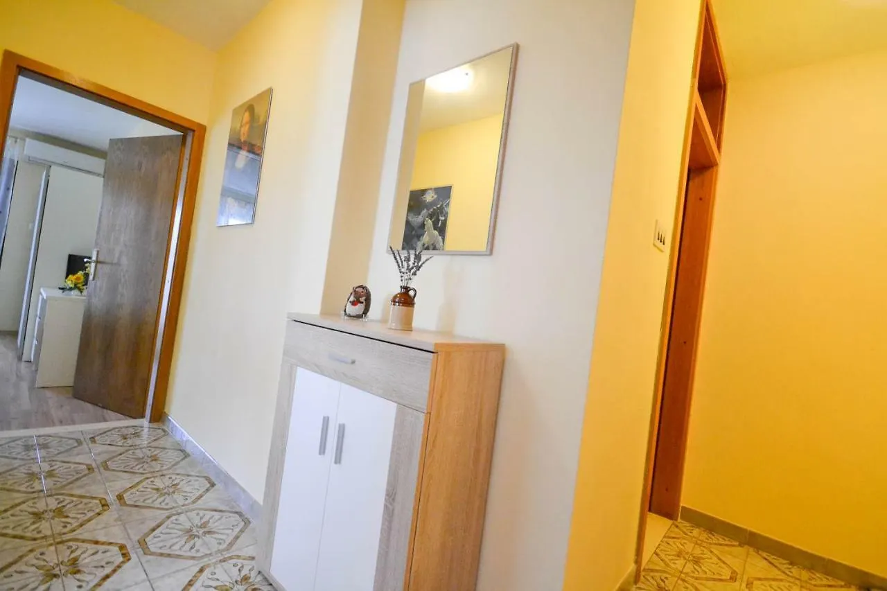 Jutta Apartment Novigrad