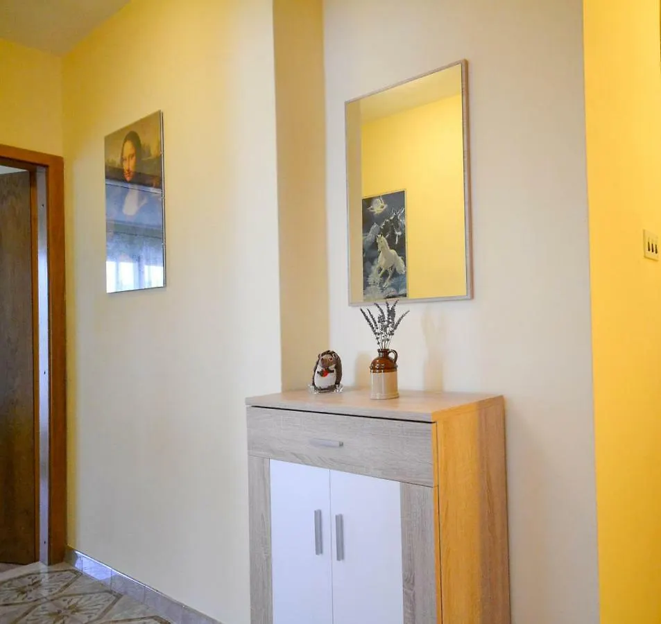 Jutta Apartment Novigrad