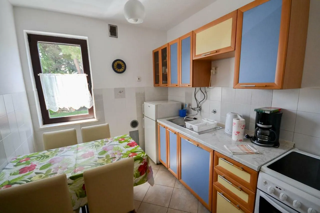 Jutta Apartment Novigrad