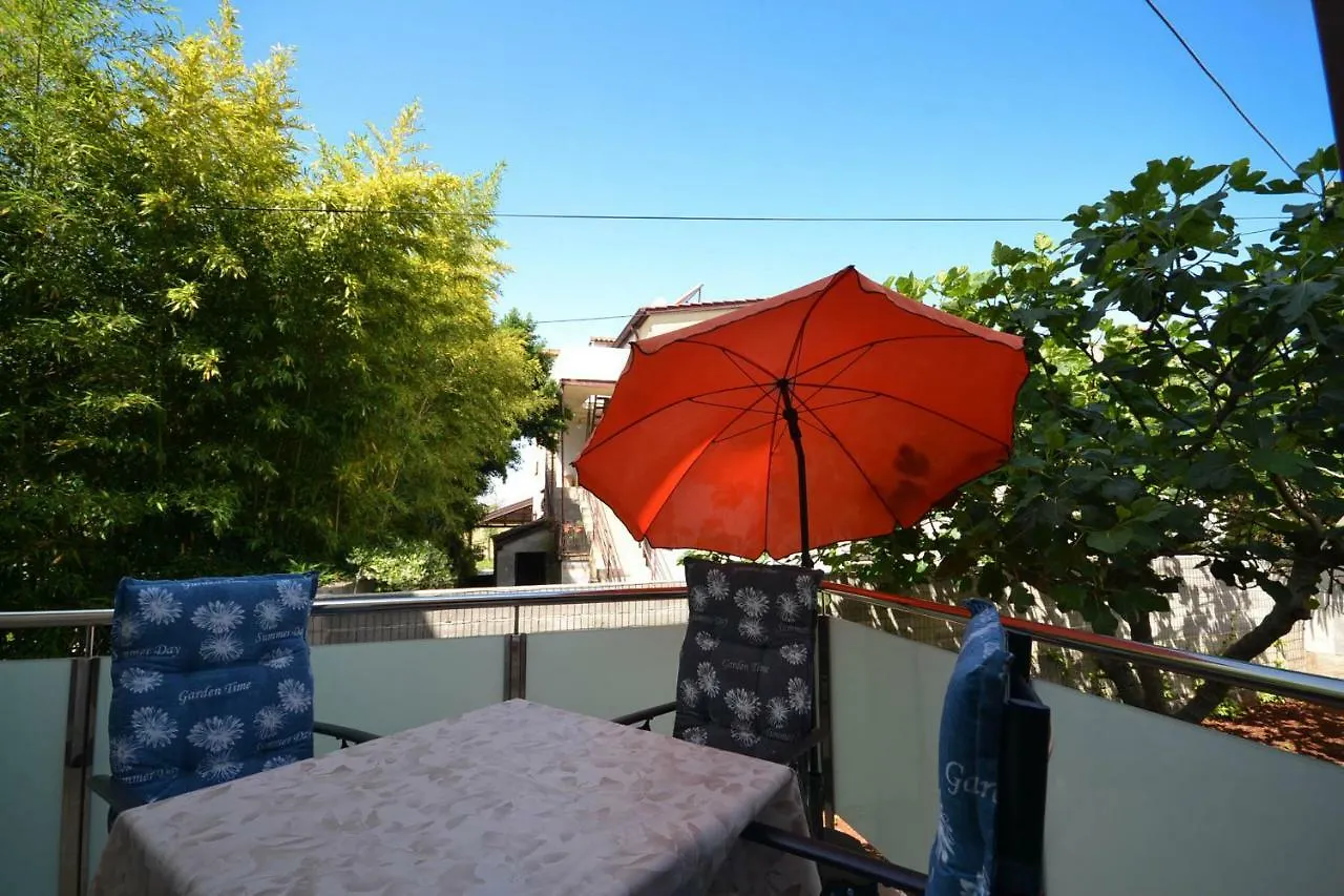 Jutta Apartment Novigrad